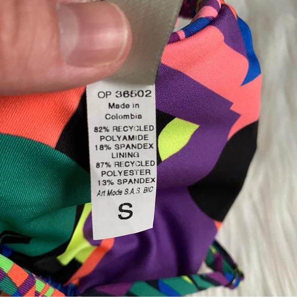 Maaji Rhapsody Crispy Sliding Triangle Bikini Top NWT S - Picture 10 of 10